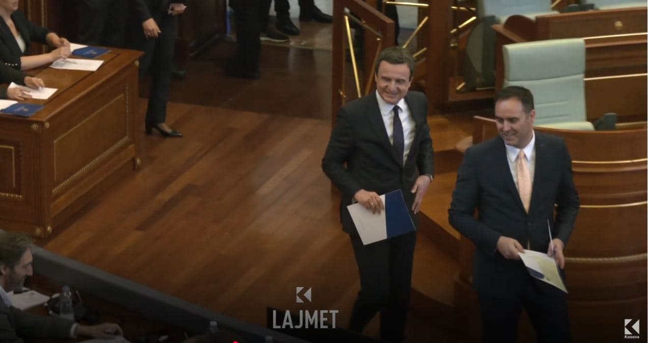 Obligimi kushtetues: Kurti jep dorëheqje, por nuk e liron pozitën (VIDEO)