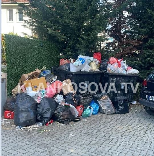 Banorët e lagjes Arbëria ankohen për mbeturinat (FOTO)