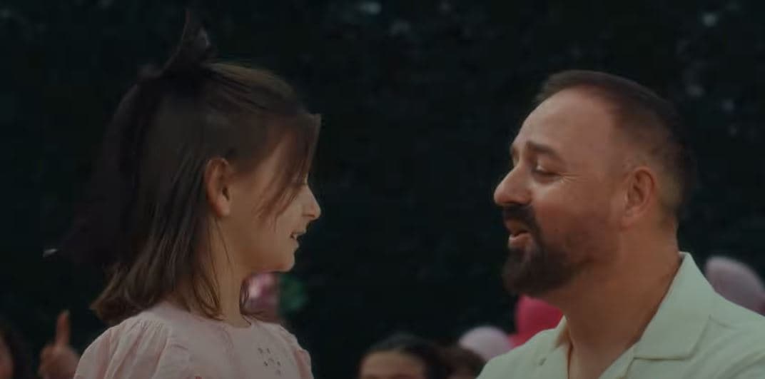 Nexhat Osmani vjen në duet me vajzën e tij, Annën (VIDEO)