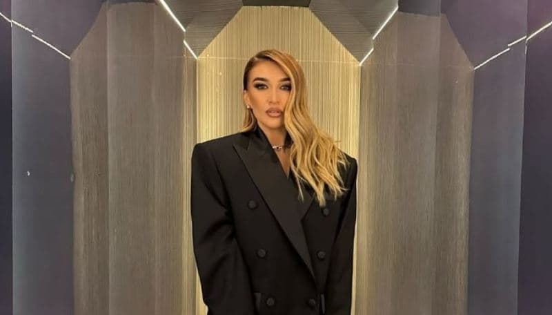 Yllka Kuqi plot elegancë në paraqitjen e fundit