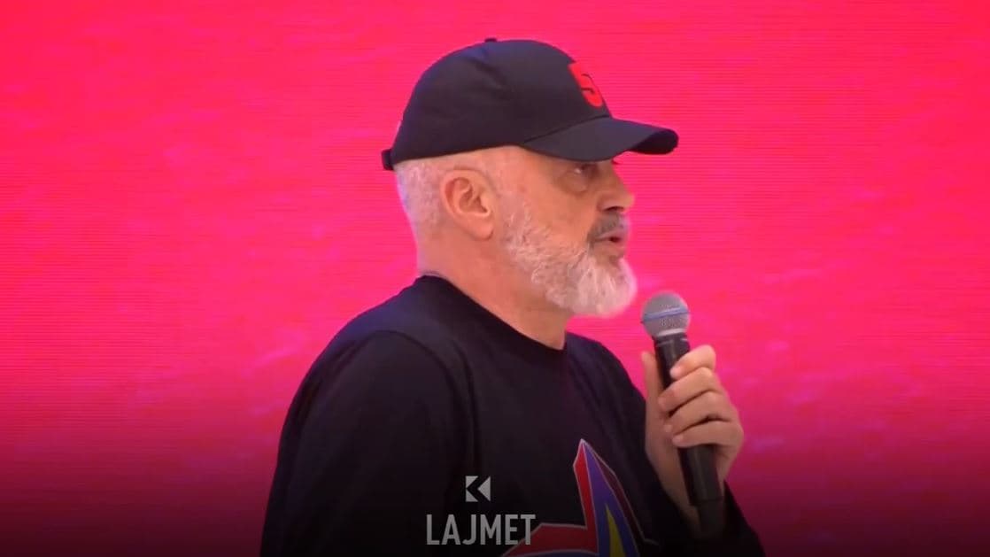 Edi Rama lëvdon gratë, kritikon dhe veten (VIDEO)