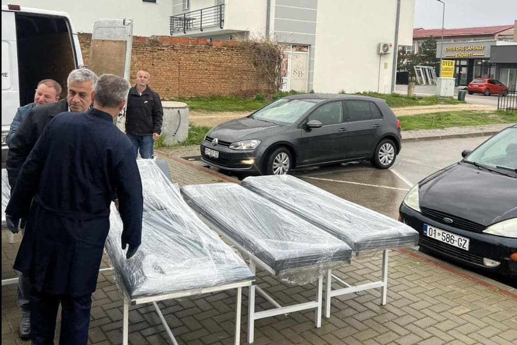 Qytetari nga Drenasi dhuron vullnetarisht shtretër për QMF-në në Komoran