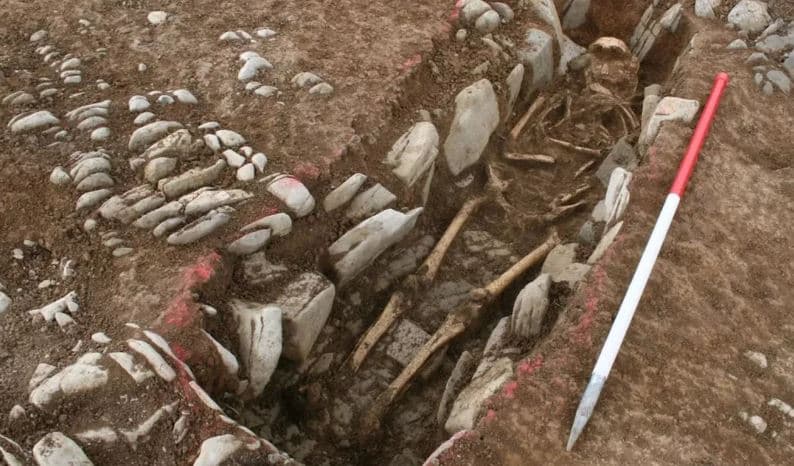 Varreza misterioze mesjetare pranë aeroportit të Cardiff vazhdon të hutojë arkeologët