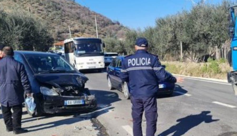 Aksident i rëndë në Elbasan, plagosen 3 policë