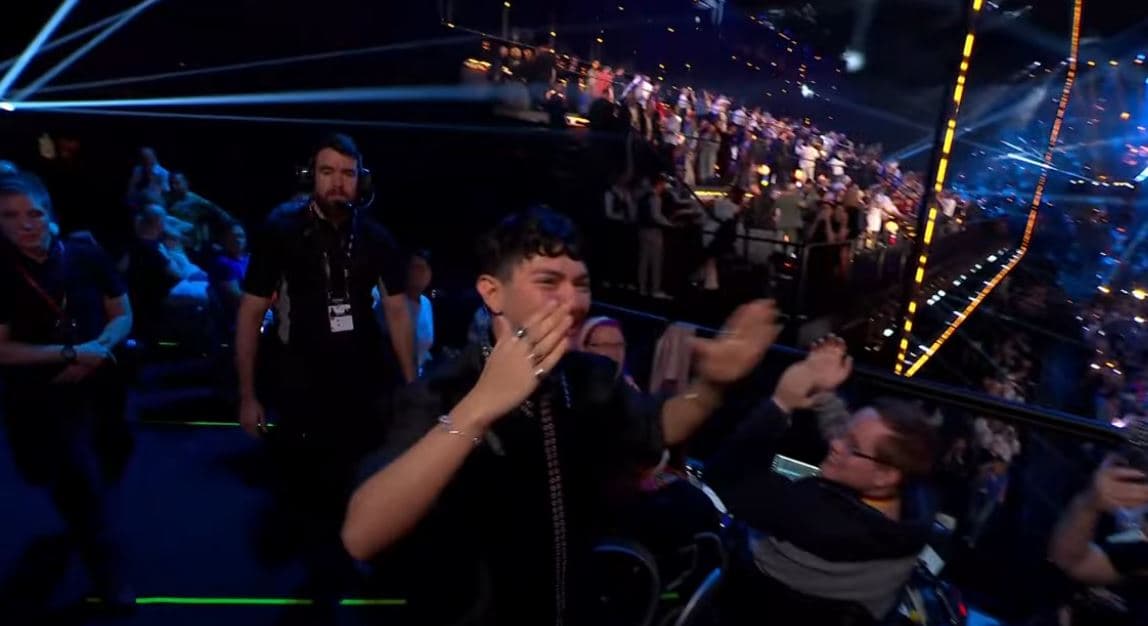 Austria fiton Eurovisionin, "digjet" skena në Zvicër (VIDEO)