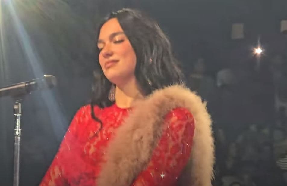 Dua Lipa emocionon Madridin me një surprizë spanjisht,  këndon “Héroe” nga Enrique Iglesias 