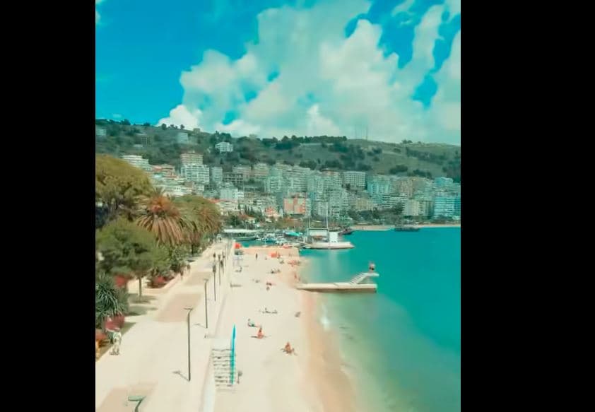 Rama nis mëngjesin duke ndarë pamje mahnitëse nga Saranda