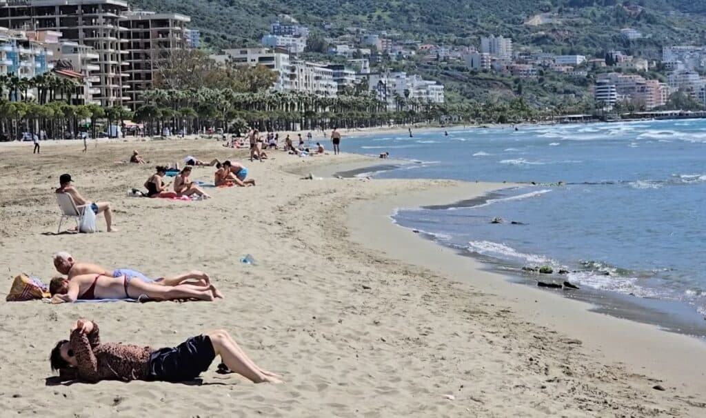 Vlora mbetet destinacion i preferuar për turistët