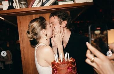 Gigi Hadid dhe Bradley Cooper me puthje pasionante
