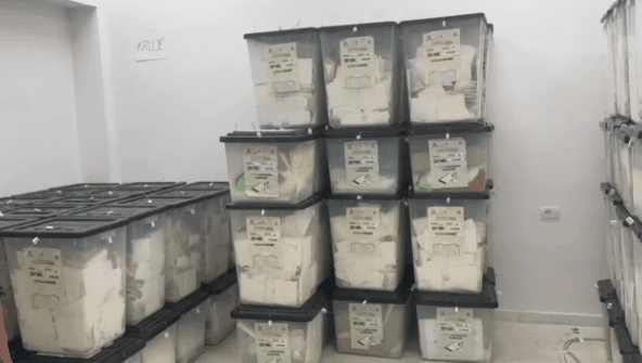 Shqipëri: Numërohen 26.52% e kutive të votimit, PS kryeson me 83 mandate, PD 51 mandate