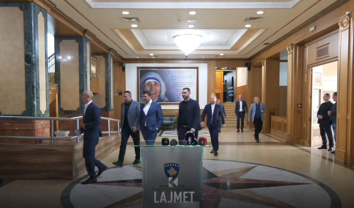 Ngërçi në Kuvend: Dehari s’e zbaton “këshillën e Ajnshtajnit” (VIDEO)