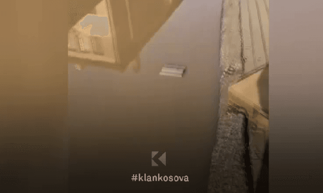 Ankohen banorët: 5 vite me ujëra të zeza në rrugën ‘’Rozafa’’ në Fushë Kosovë (PAMJE)