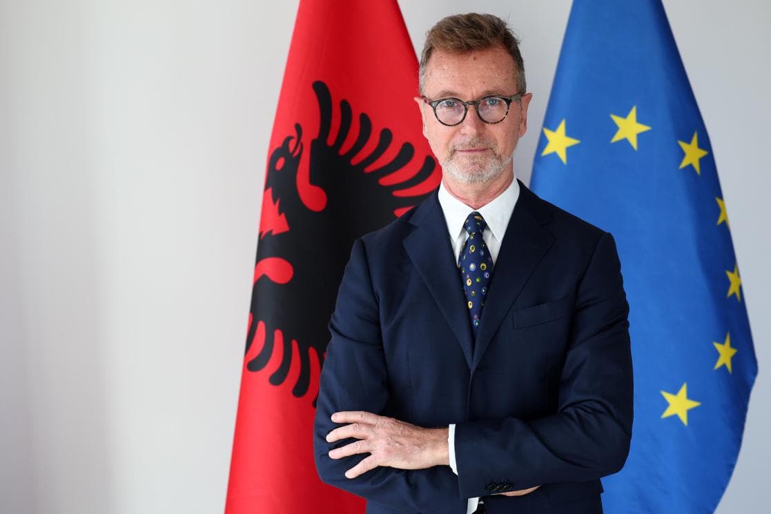 Ambasadori i BE-së: Vota juaj është e rëndësishme jo vetëm për të ardhmen e Shqipërisë