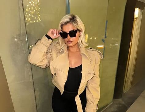"Po ia lë karmës": Bebe Rexha shfaqet e lumtur në Los Angeles (FOTO)