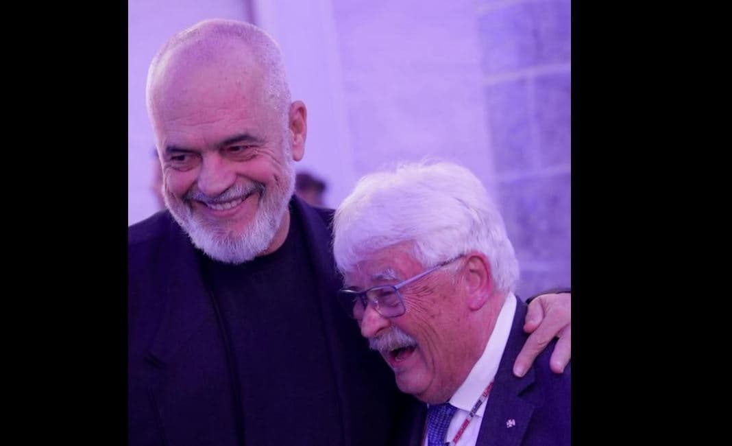 Bisedë me humor mes Ramës dhe Brokut: “Ti ngjitesh më lart sa herë unë vij të të vras”