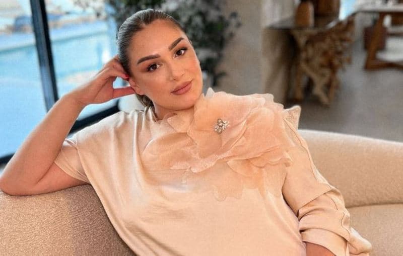 Adelina Hasani bëhet nënë për herë të parë, zbulon emrin e bebit