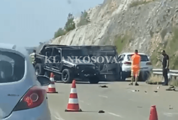 Një i lënduar nga aksidenti mes tri automjeteve në autostradën “Ibrahim Rugova”