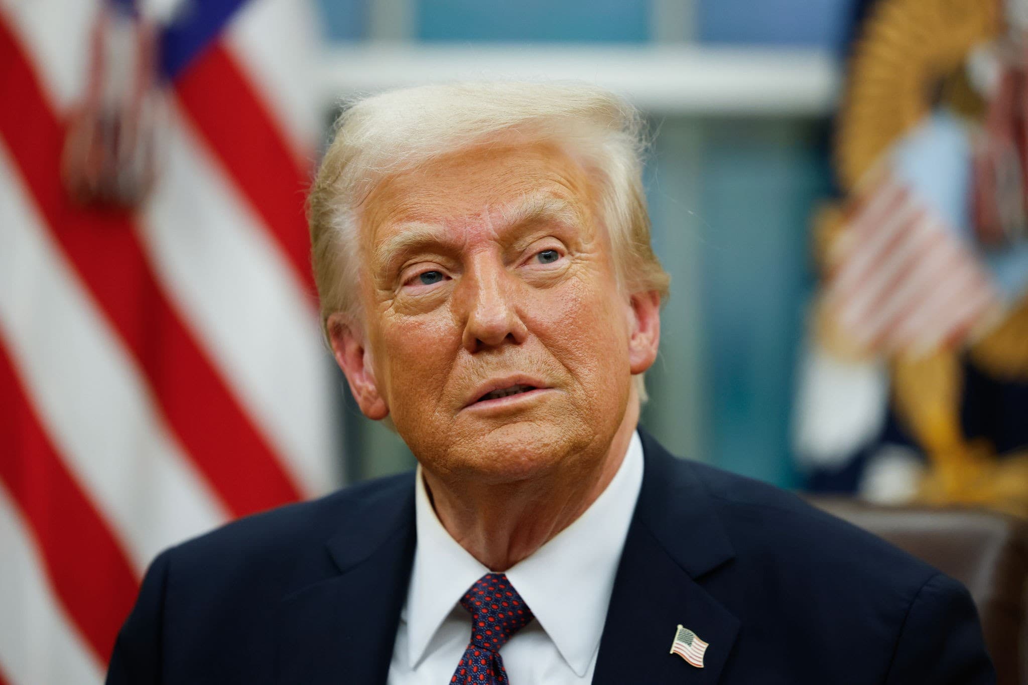Trumpi do të vendosë tarifa shtesë prej 100% ndaj Kinës