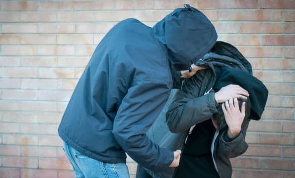 Arrestohen tre të mitur për kanosjen e një tjetri në Prishtinë