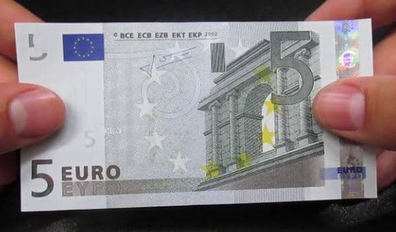 Iu ofroi 5 euro ryshfet zyrtarëve policorë, arrestohet maqedonasi në Vërmicë