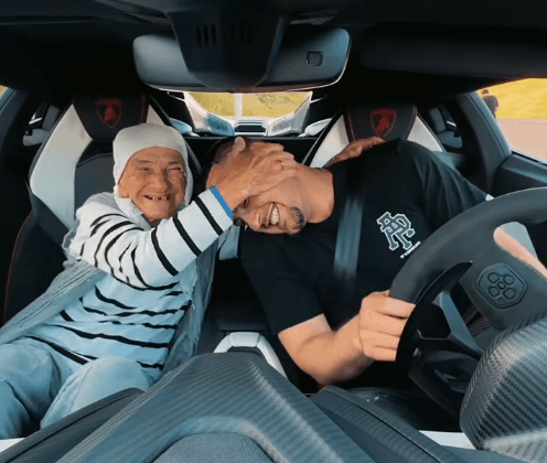 Don Xhoni ia plotëson dëshirën të moshuarës, e shëtiti me Lamborghini (VIDEO)