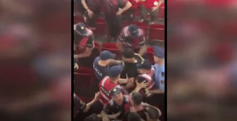 Reagimet Shqipëri-Serbi: Veteranët hatrohen për flamur, Gjokoviq përgëzon futbollistët (VIDEO)