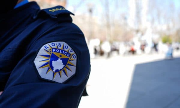 Rrahje masive në Kllokot, të përfshirë edhe dy policë jashtë detyrës