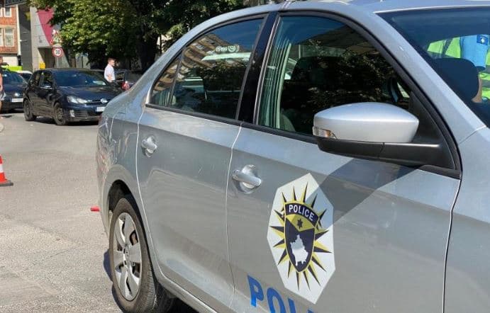 Kapet një 14-vjeçar në Ferizaj, posedonte armë zjarri dhe sprej