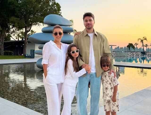 Albani dhe Miriami ndajnë momente familjare nga pushimet verore (FOTO)