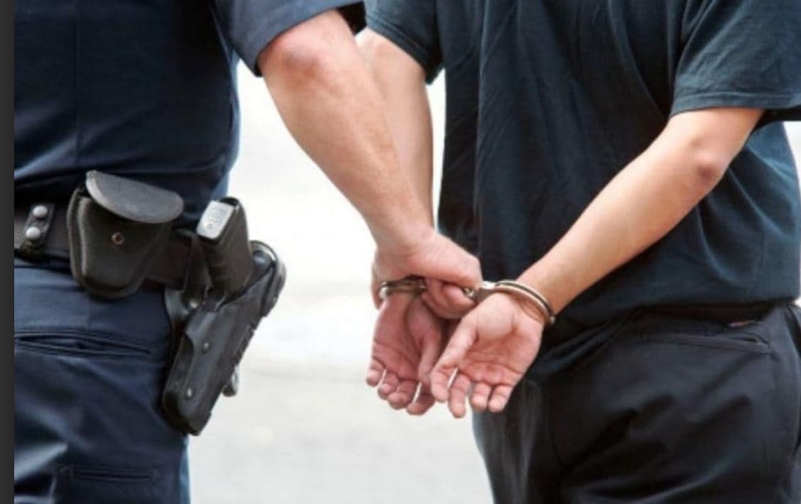 Kanosi dhe tentoi ta godiste vëllanë e tij me kamionetë, arrestohet i dyshuari