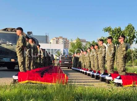 Gjithçka gati për ceremoninë e rivarrosjes së dëshmorëve të Vrellës së Istogut