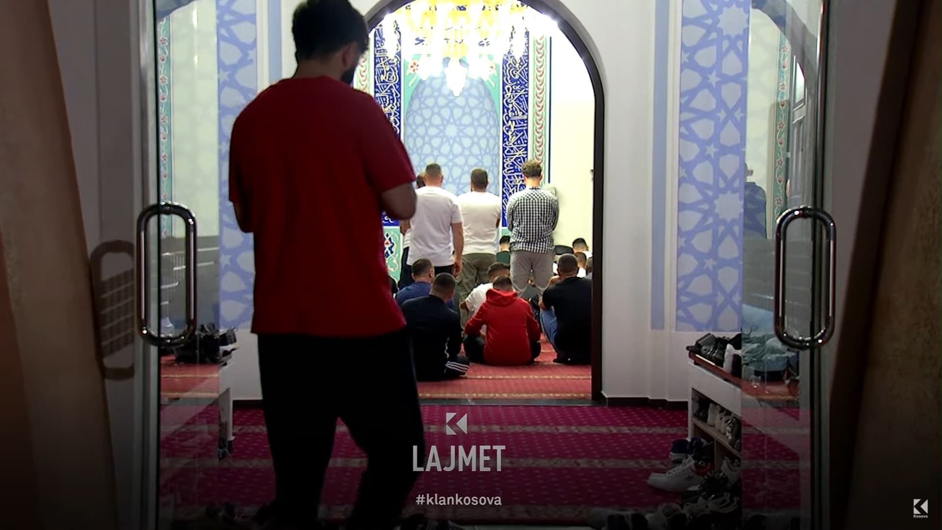 Xhamia “Haxhi Ibrahim Devolli” mblodhi ligjërues e ilahistë (VIDEO)