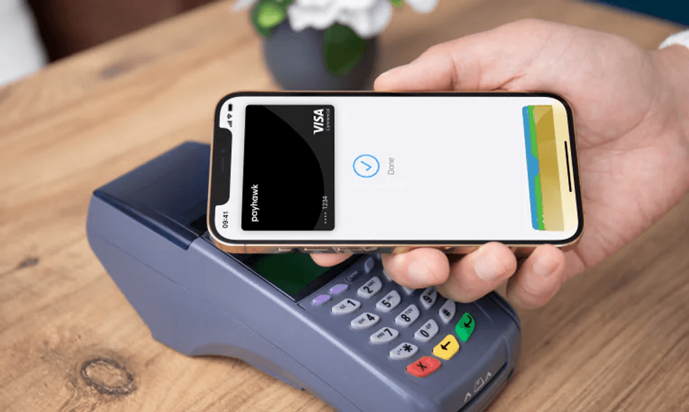 Oda Ekonomike Amerikane dhe Presidenca e cilësojnë hap të rëndësishëm lansimin e Apple Pay në Kosovë