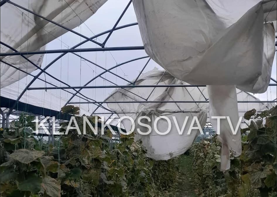 Era e fortë ia dëmton serën qytetarit në Doberlluk të Vushtrrisë (VIDEO)