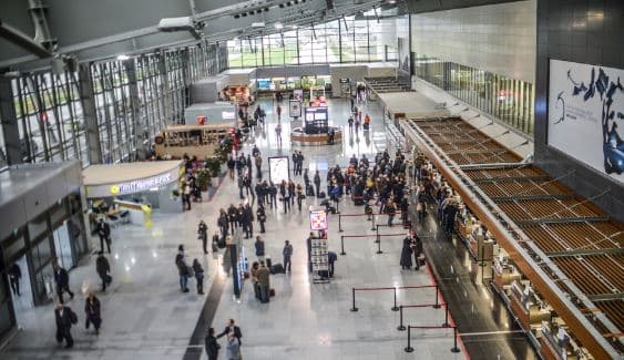 E mori veturën me qira dhe s'e ktheu më, arrestohet i dyshuari në Aeroportin “Adem Jashari”