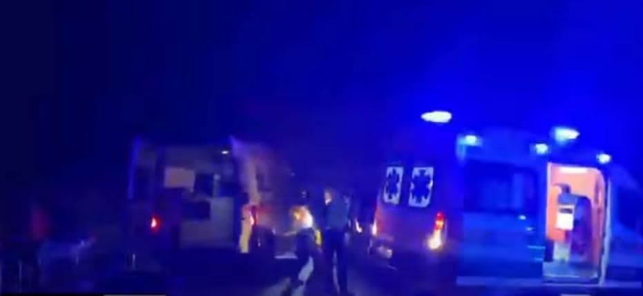 Kamioni me targa serbe godet veturën, një i vdekur dhe katër të lënduar në Shkodër (VIDEO)