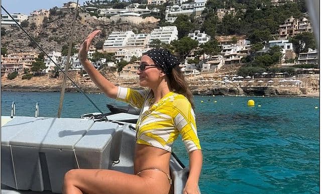 Provokon kësaj here Hailey, fansat çmenden pas të pasmeve të saj