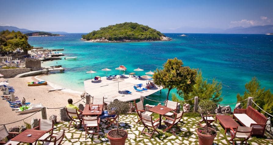 ”National Geographic”: Riviera Shqiptare mbetet perfekte për një udhëtim me makinë