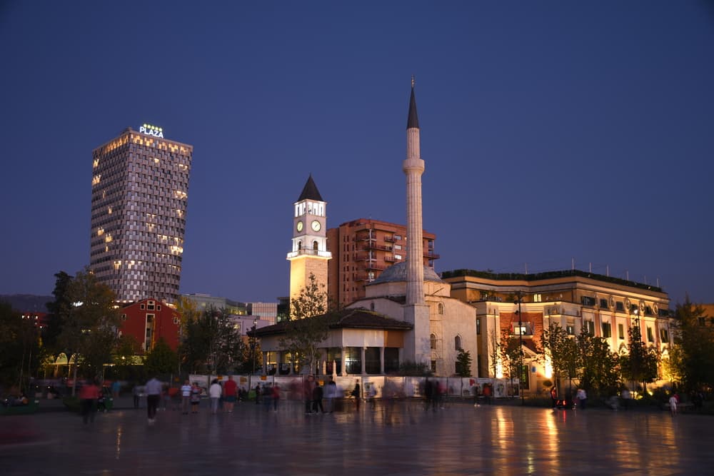 Rama shkrin Bashkinë e Tiranës, kërkon shkarkimin e nënkryetarëve