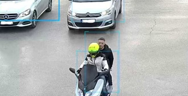 Lajmëroni policinë nëse njihni personat në fotografi, po kërkohen për sulm dhe asgjësim të pasurisë