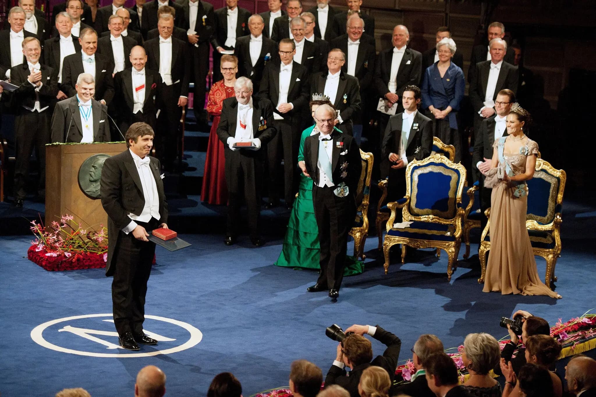 “E trishtë dhe e çuditshme”, fizikanit fitues të Çmimit Nobel i hiqet shtetësia holandeze