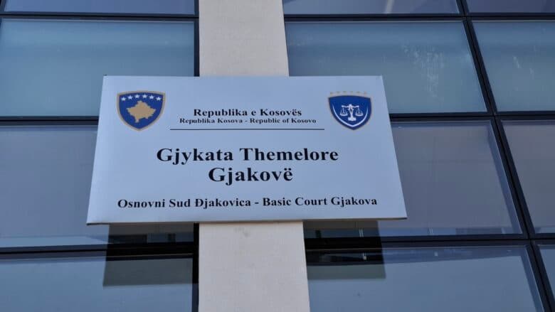 Kërkohet paraburgim për një person në Gjakovë, shiti e iu gjet drogë edhe në banesë