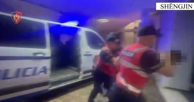 Arrestohet një 21-vjeçar në Shëngjin, lëvizte i armatosur gati për qitje
