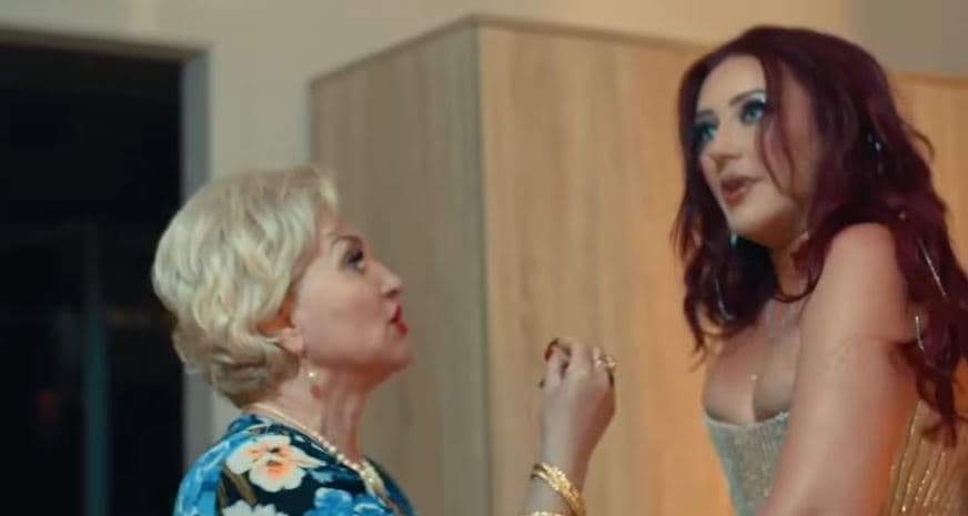 Ronela Hajati e ka gati projektin e ri muzikor, Rita Lati pjesë e klipit (VIDEO)