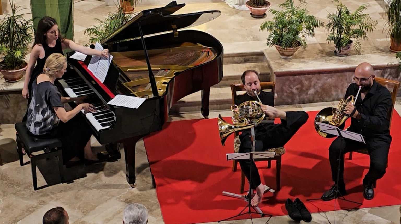 Kornisti gjerman dhe pianistja kosovare bashkohen në një mbrëmje muzikore në Durrës