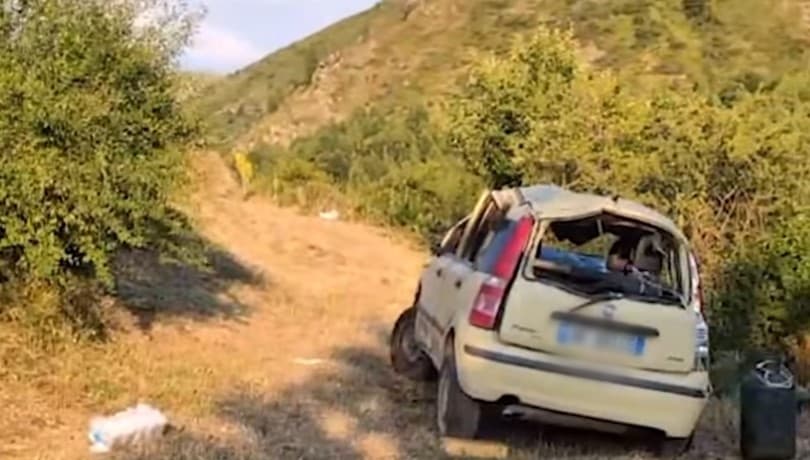 Vdes shoferi i veturës në Kukës, e humbi kontrollin dhe automjeti i doli nga rruga