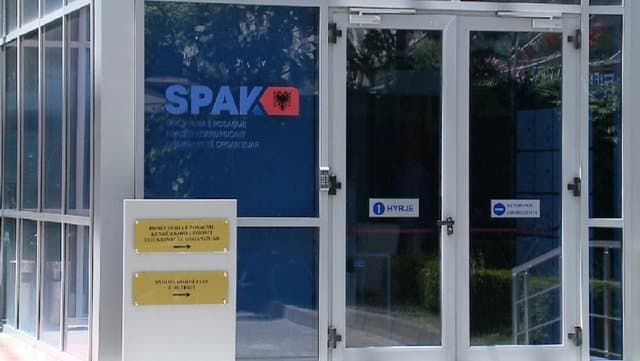 Goditet organizata kriminale nga Elbasani, SPAK-u dhe homologët italianë sekuestrojnë 4 milionë euro pasuri