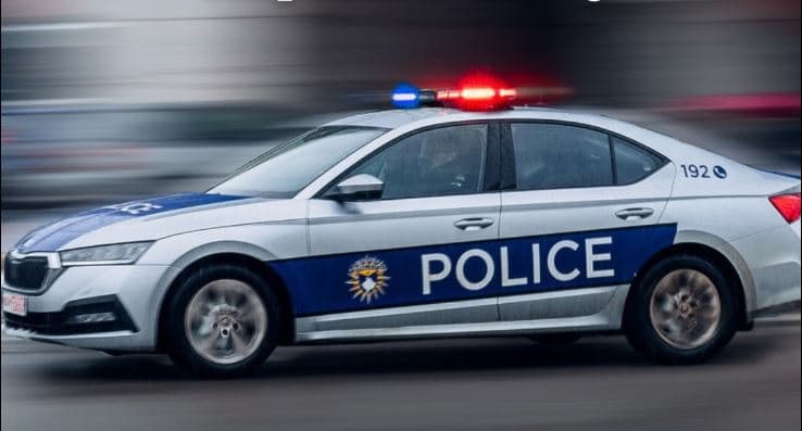 Sulmuan një person pas një mosmarrëveshje në trafik, arrestohen dy të dyshuarit në Fushë Kosovë