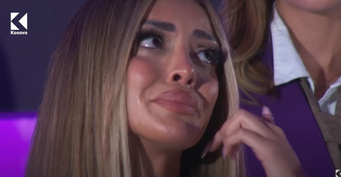 Brikena shpërthen në të qara, zbulo arsyen (VIDEO)