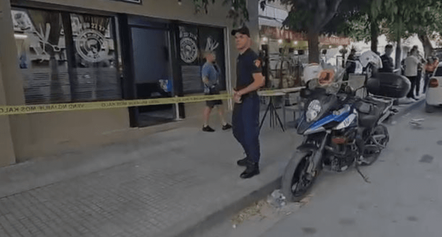 Sherr te berberi në Vlorë, theret me thikë një 25-vjeçar